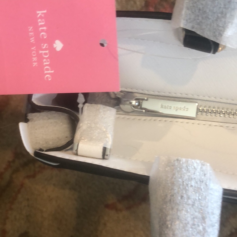 NWT ♠️ KATE SPADE handbag and matching wallet in light grey, white and black. - Picture 11 of 16